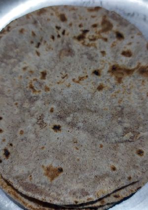A picture of Mixed millet rotis.