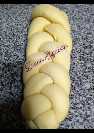 Una foto de Trenza dulce rellena.👩🏼‍🍳