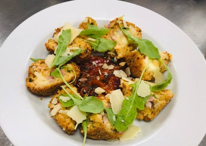 Recipe of Homemade Spicy Mozzarella and Bacon Arancini with Herby Tomato and Onion Relish