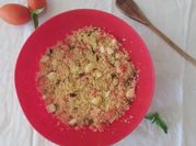 Una foto di cous cous freddo con tonno