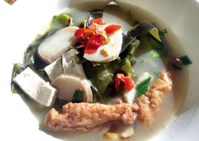 Recipe of Any-night-of-the-week Seaweed, tofu and fishcake soup 海藻豆腐鱼丸汤
