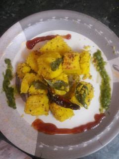 इंस्टेंट खमण ढोकला (Instant khaman dhokla recipe in hindi) रेसिपी मुख्य फोटो