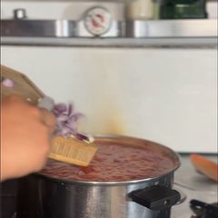 A picture of Homemade Pizza Sauce.