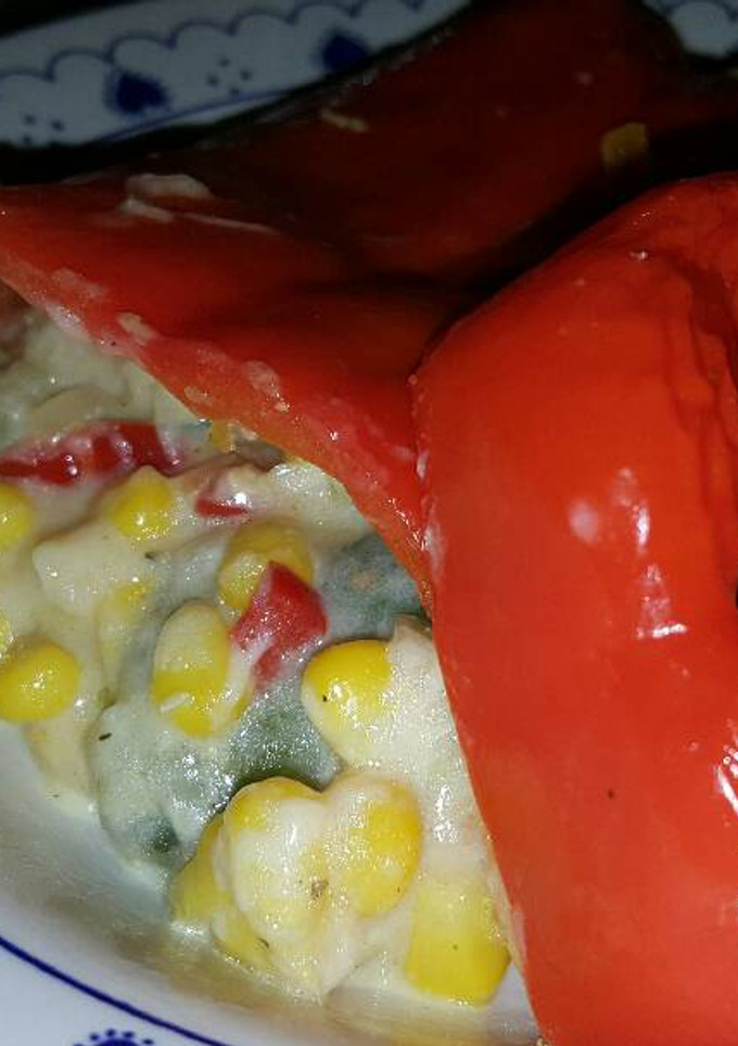 Una foto de Morrones rellenos de humita 