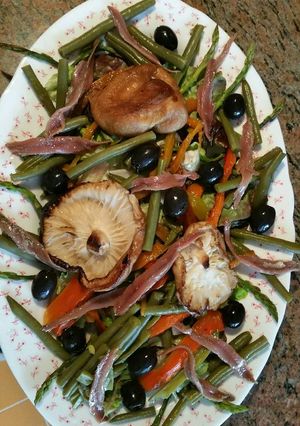 Una foto de Ensalada con setas shiitake
