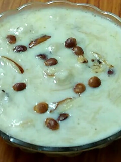 A picture of Sheer khurma.