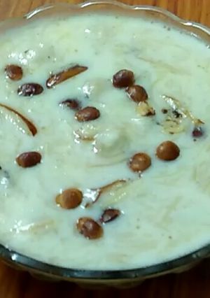 A picture of Sheer khurma.