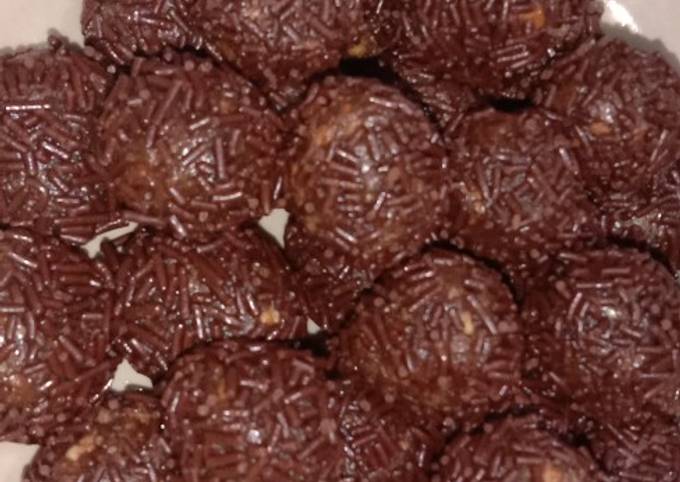 Bola bola coklat meisis