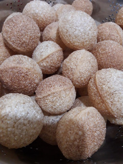 குட்டி பூரி(kutti poori recipe in tamil) செய்முறை முக்கிய புகைப்படம்