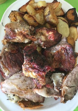 Una foto de Vacío al Horno con Papas 🥔 y 🍠 Batatas