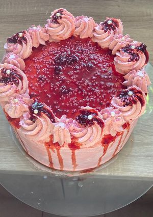 Erdei gyümölcsös joghurtos torta recept fotója
