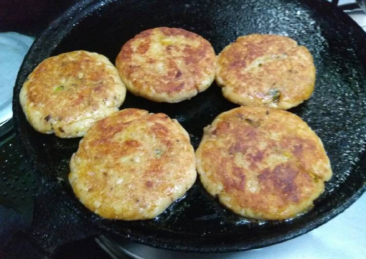 Recipe of Favorite Bajra and Jowar ke atta ki tikki