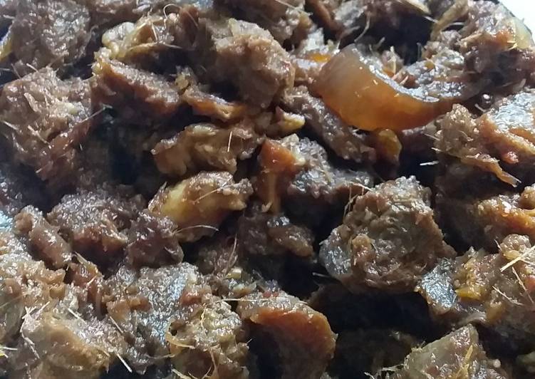 -Daging rendang kesukaan Amina dan Amani😍-