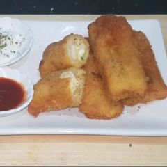 A picture of Chicken cheese bread roll.