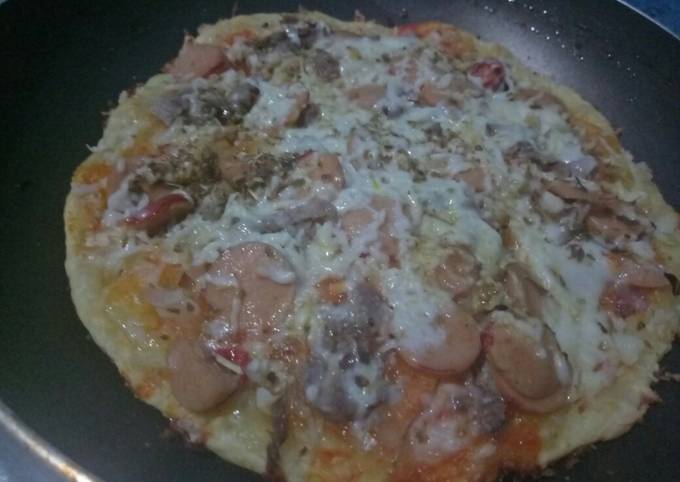 Resep Pizza Teflon Rumahan Sederhana Oleh Viorenzca Lee Cookpad