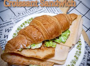 Gambar Chicken Sliced Croissant Sandwich