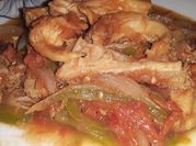 Una foto de mondongo salsa de tomate