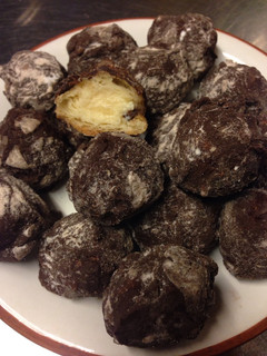 Foto principal de Profiteroles rebozados con chocolate y canela