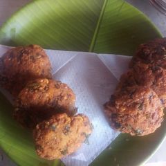 A picture of Special Parippu Vada (Dal Vada).