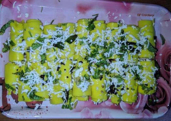 Paneer cheese khandvi