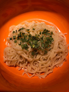 A picture of Garlic Ramen Noodles.