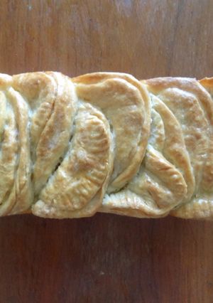 A picture of Pull Apart Garlic Cheesy Bread.