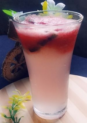 A picture of Watermelon lemonade 🍋🍋🍹🍷.