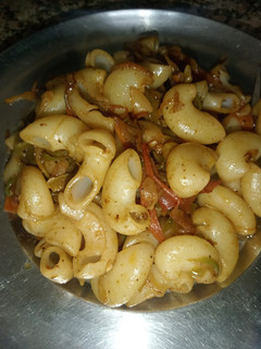 इंस्टेंट मैकरोनी (Instant macaroni recipe in Hindi) रेसिपी मुख्य फोटो