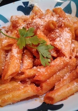 Foto principal de Macarrones con Salsa Matrichana