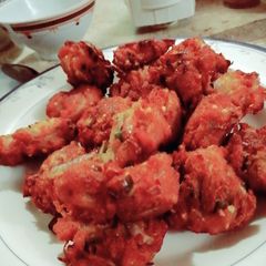A picture of Khisari daal ke pakoray.