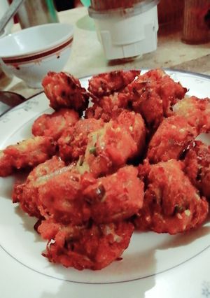 A picture of Khisari daal ke pakoray.