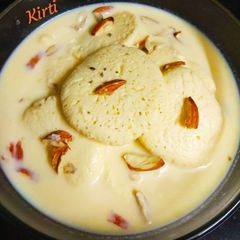 A picture of Rasmalai.