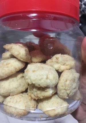 A picture of Nestum cookies.