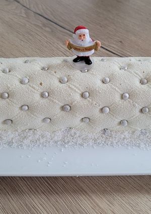 A picture of Vanilla and Salted Caramel Yule Log.