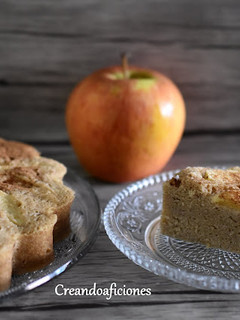 Una foto de Bizcocho de manzana en microondas