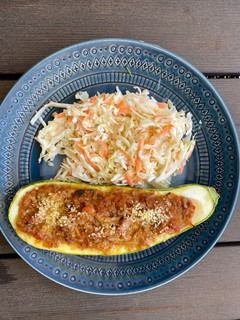 Una foto de Zucchini relleno de atún. SIN TACC