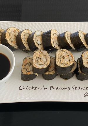 A picture of Chicken ‘n Prawns Seaweed Rolls.