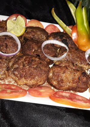 A picture of Gola kabab.