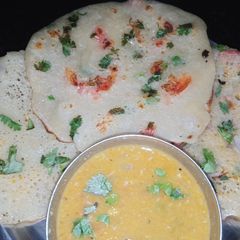 A picture of Uttapam.