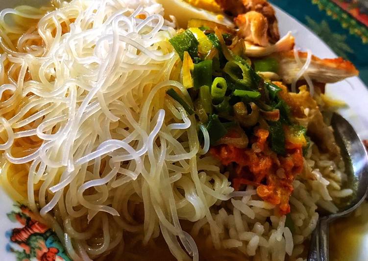 Bagaimana Menyiapkan Soto ayam simpel yang Menggugah Selera