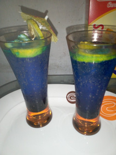 A picture of Blue lagoon mock tail.