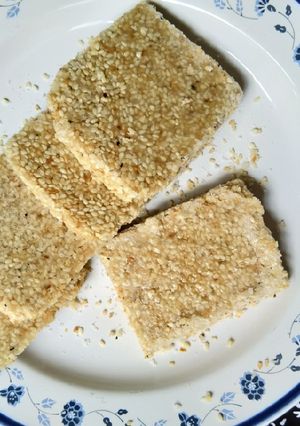 তিলের খাজা রেসিপির প্রধান ছবি
