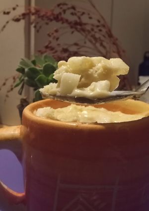 Una foto de Bizcochuelo en taza de pera o manzana - SIN GLUTEN y SIN LACTOSA