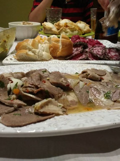 Una foto de Lengua a la vinagreta
