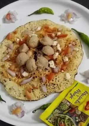 A picture of Pizza papad.