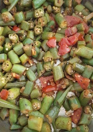 Foto de Quiabos com Tomate e Cebola