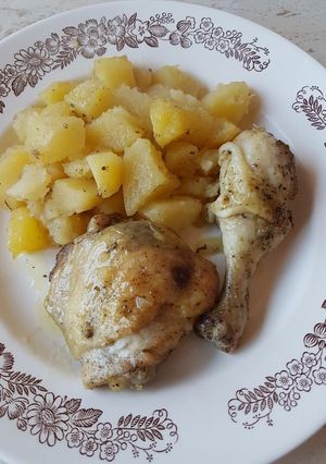 Sült csirkecomb vele sült krumplival recept fotója