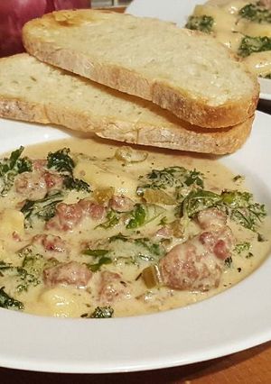 A picture of Creamy Tortellini Soup with Kale.