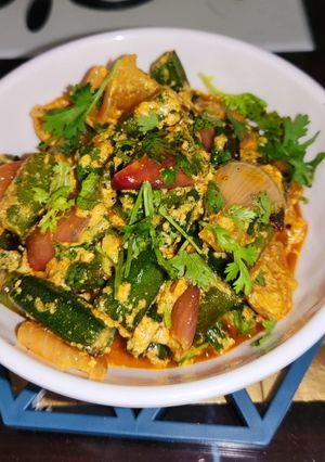 A picture of Bhindi do pyaza.