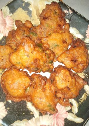 A picture of Moong daal pakora.